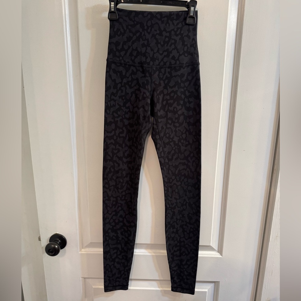 Lululemon Align Super-High Rise Pant 28" Wild Thing Camo Deep Coal Multi